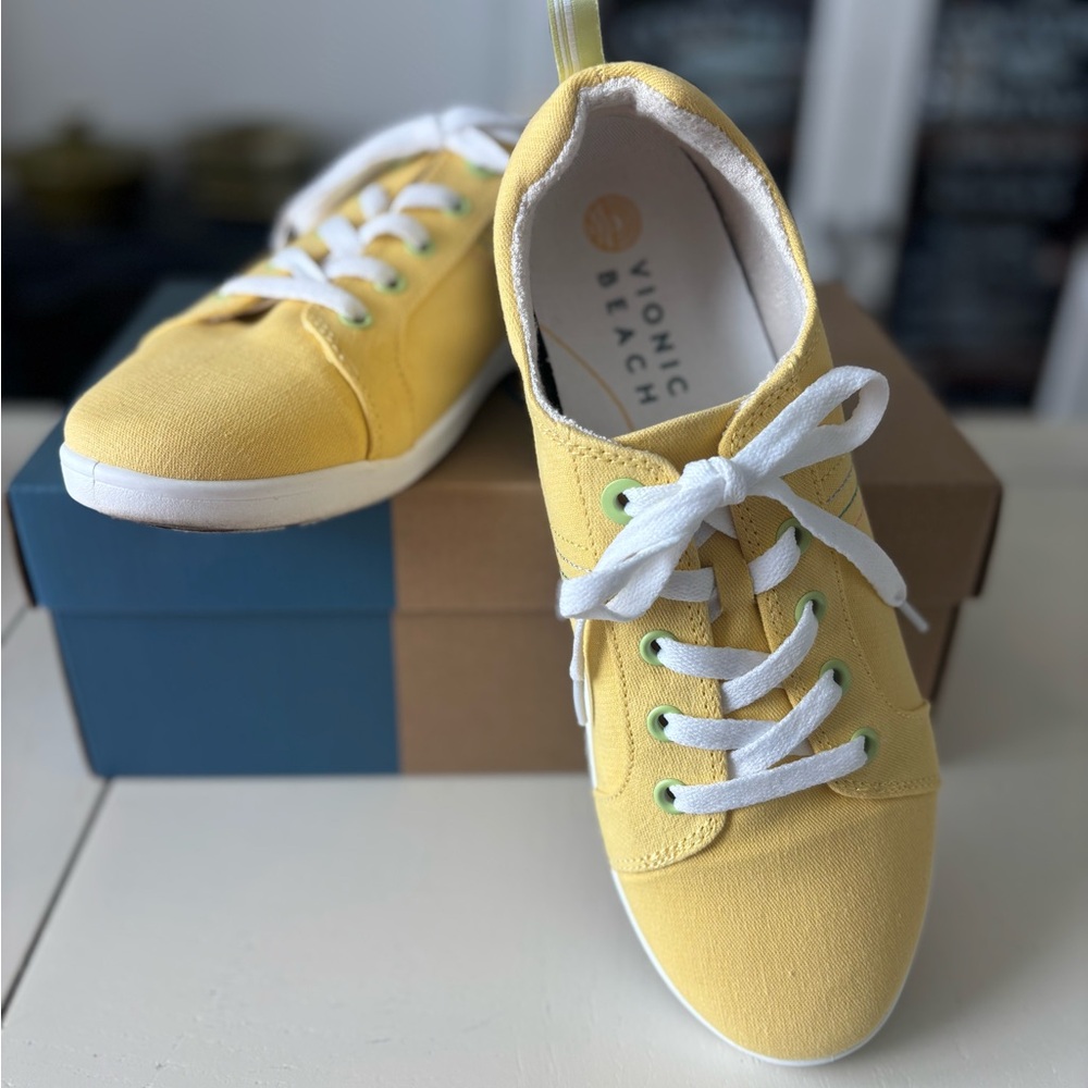 Vionic Yellow and White Canvas Sneakers Size 10 in box